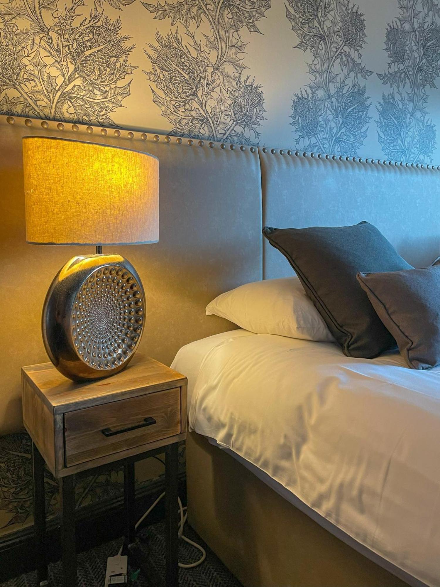 Traquair Arms Hotel อินเนอร์ลิเทน ภายนอก รูปภาพ