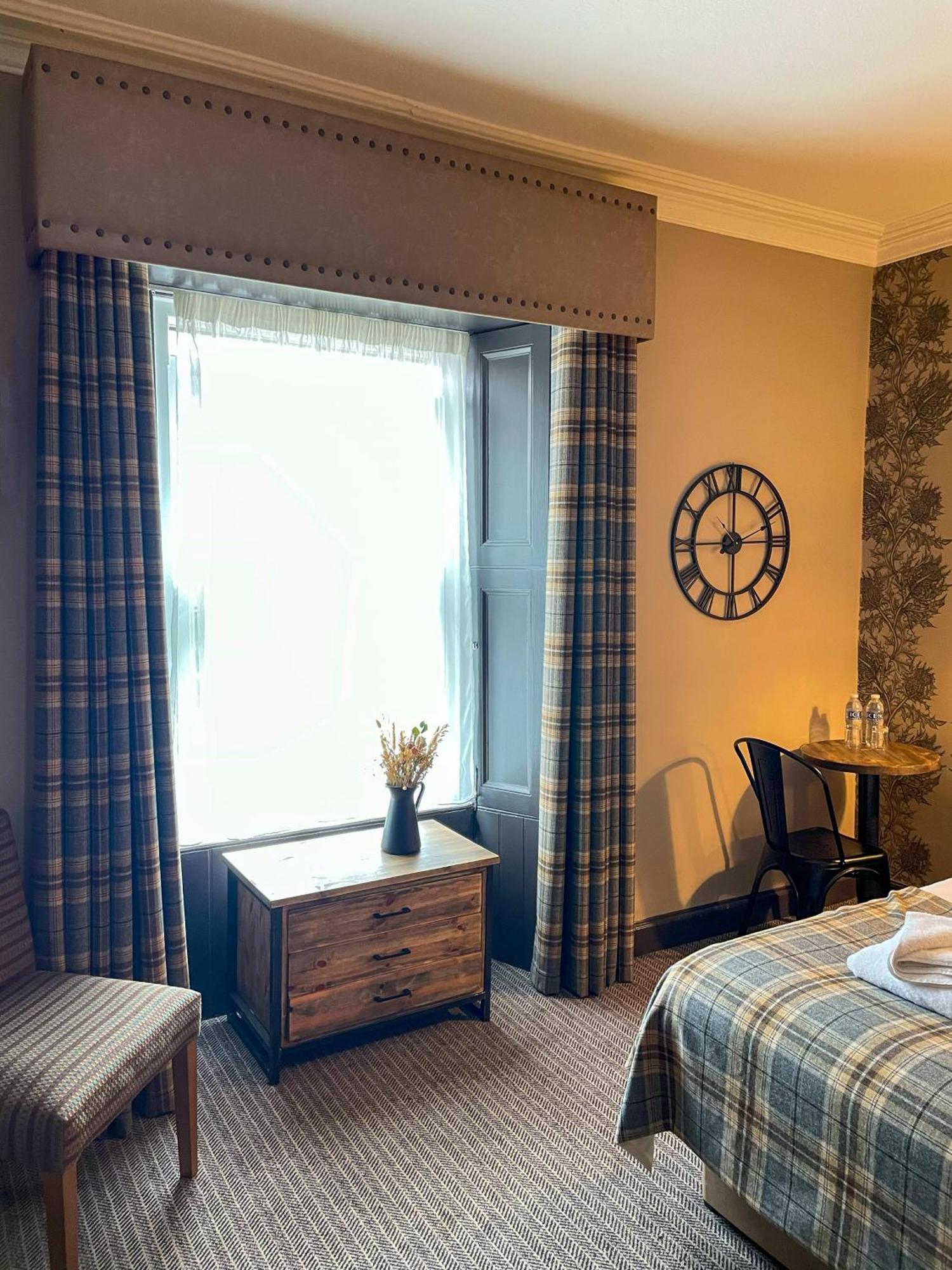 Traquair Arms Hotel อินเนอร์ลิเทน ภายนอก รูปภาพ