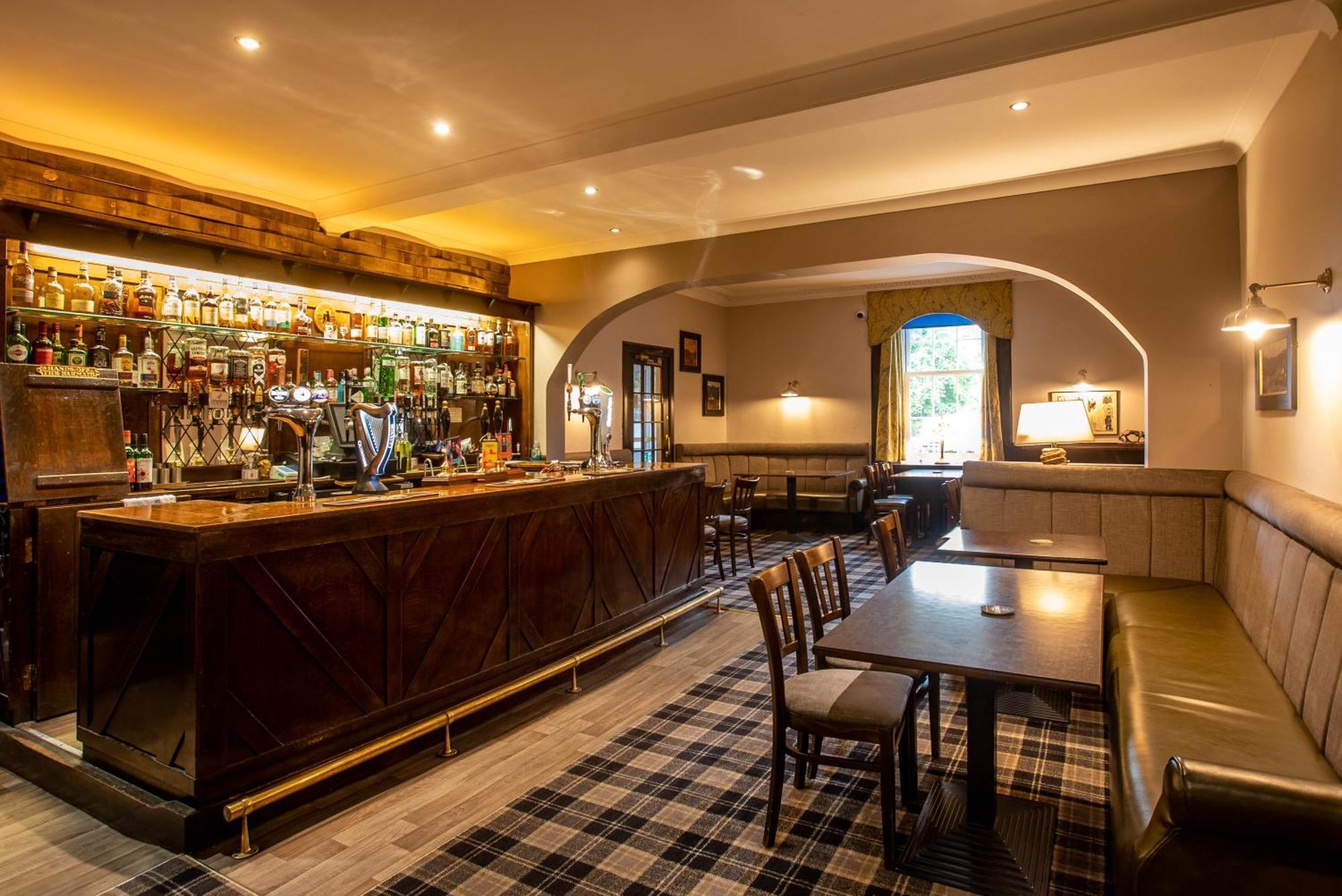 Traquair Arms Hotel อินเนอร์ลิเทน ภายนอก รูปภาพ