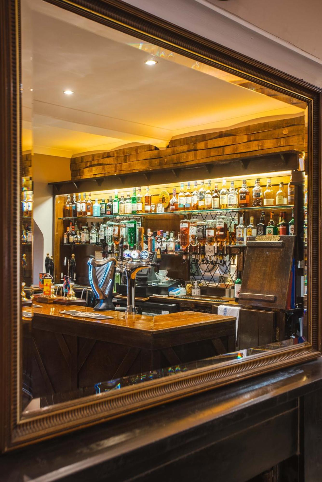 Traquair Arms Hotel อินเนอร์ลิเทน ภายนอก รูปภาพ