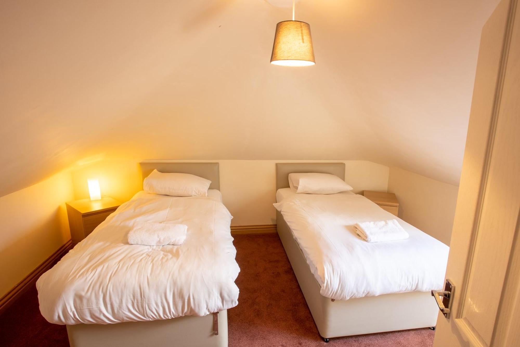 Traquair Arms Hotel อินเนอร์ลิเทน ภายนอก รูปภาพ