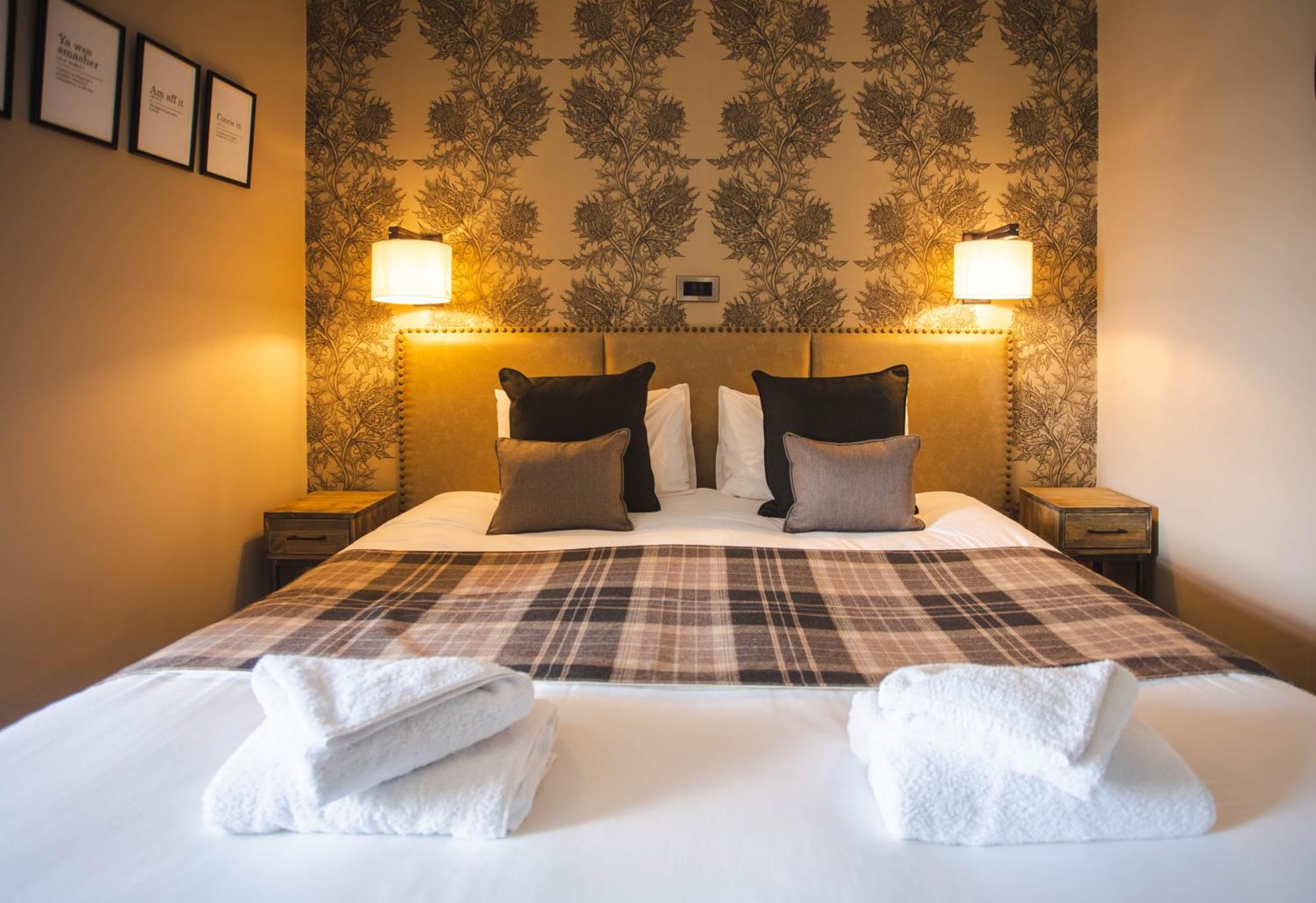 Traquair Arms Hotel อินเนอร์ลิเทน ภายนอก รูปภาพ