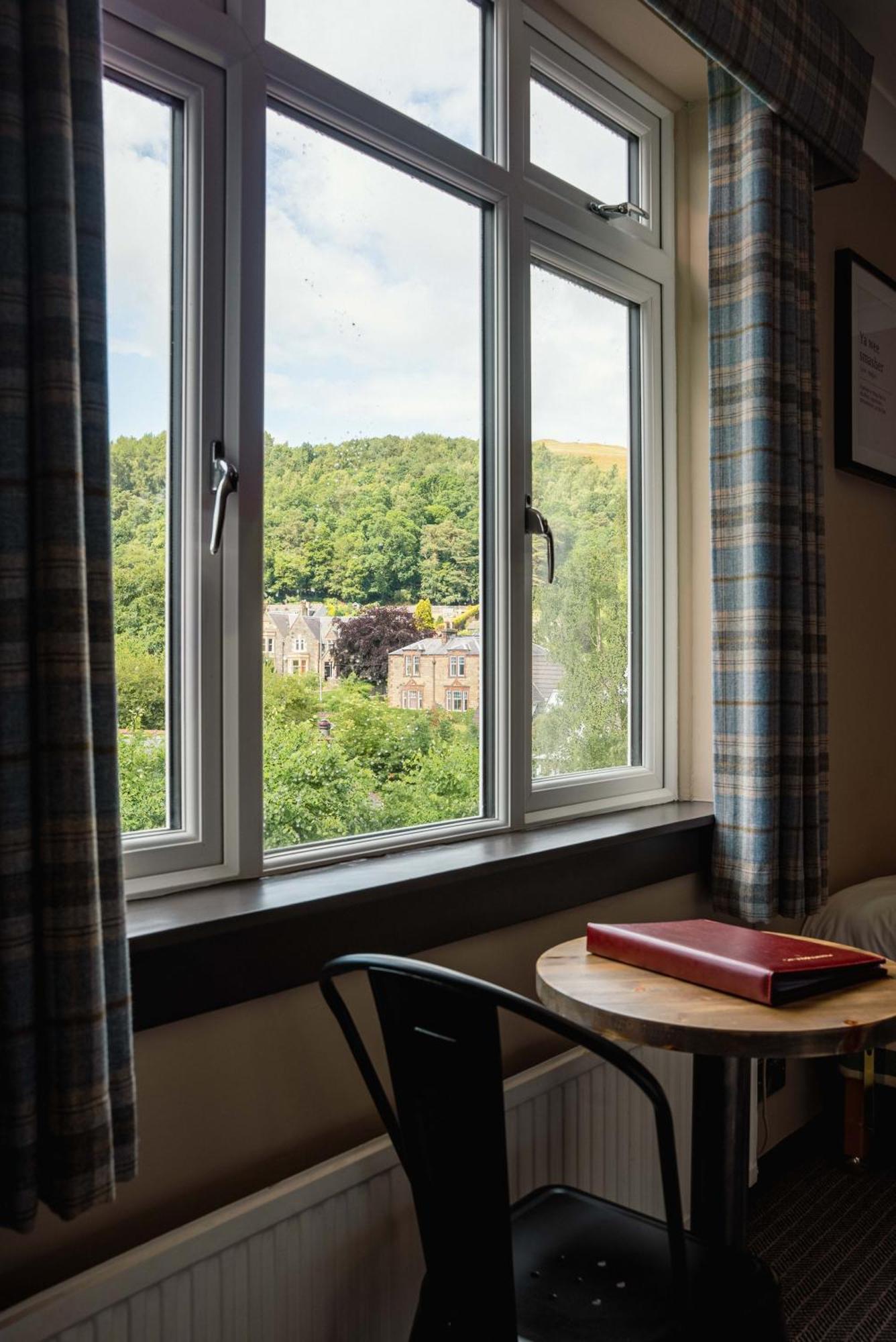 Traquair Arms Hotel อินเนอร์ลิเทน ภายนอก รูปภาพ